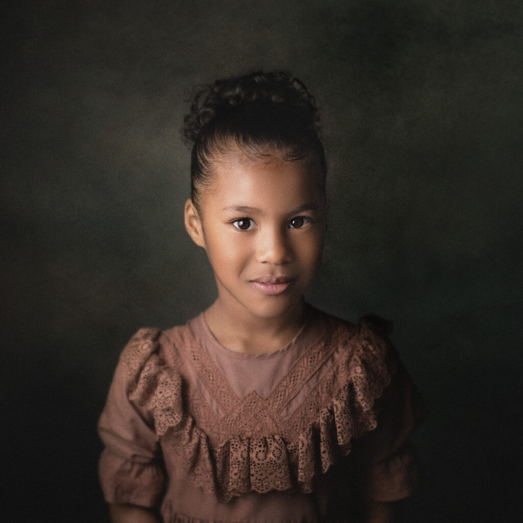 Portrait of a young girl in rembrandt style Children's portraiture